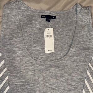 GAP Light Gray Women's Short Sleeve Top